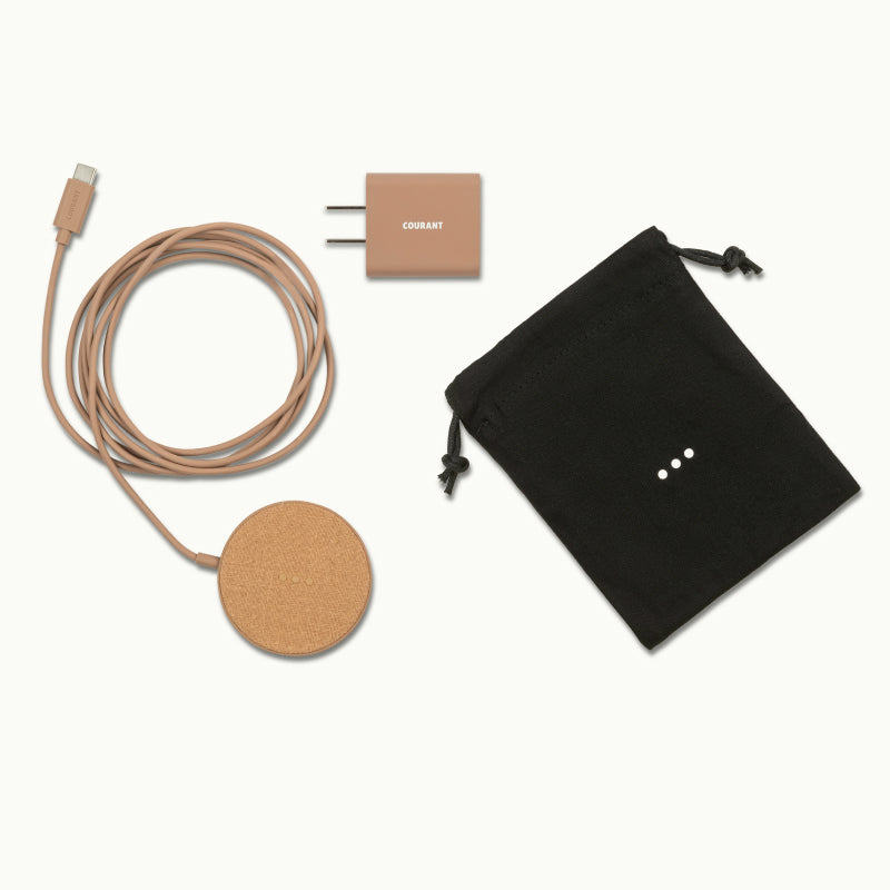 courant mag:1 essential charger in camel with travel pouch #color_camel